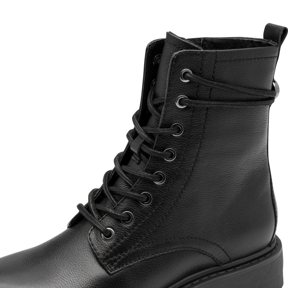 detail Dámská kotníková obuv TAMARIS 25219-45-001 černá W5