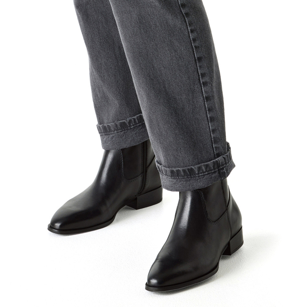 detail Dámská kotníková obuv TAMARIS 25021-45-003 černá W5