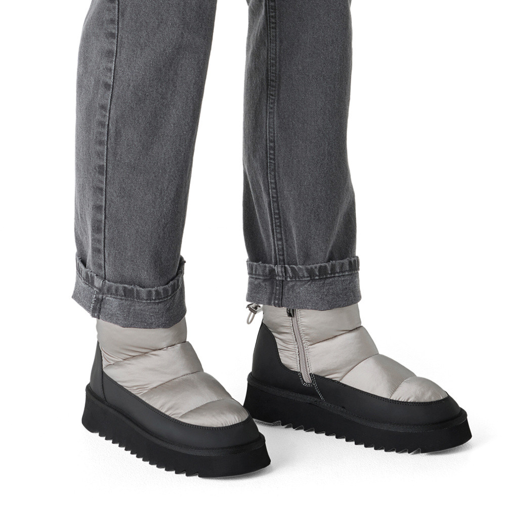 detail Dámská kotníková obuv TAMARIS 26810-45-094 černá W5