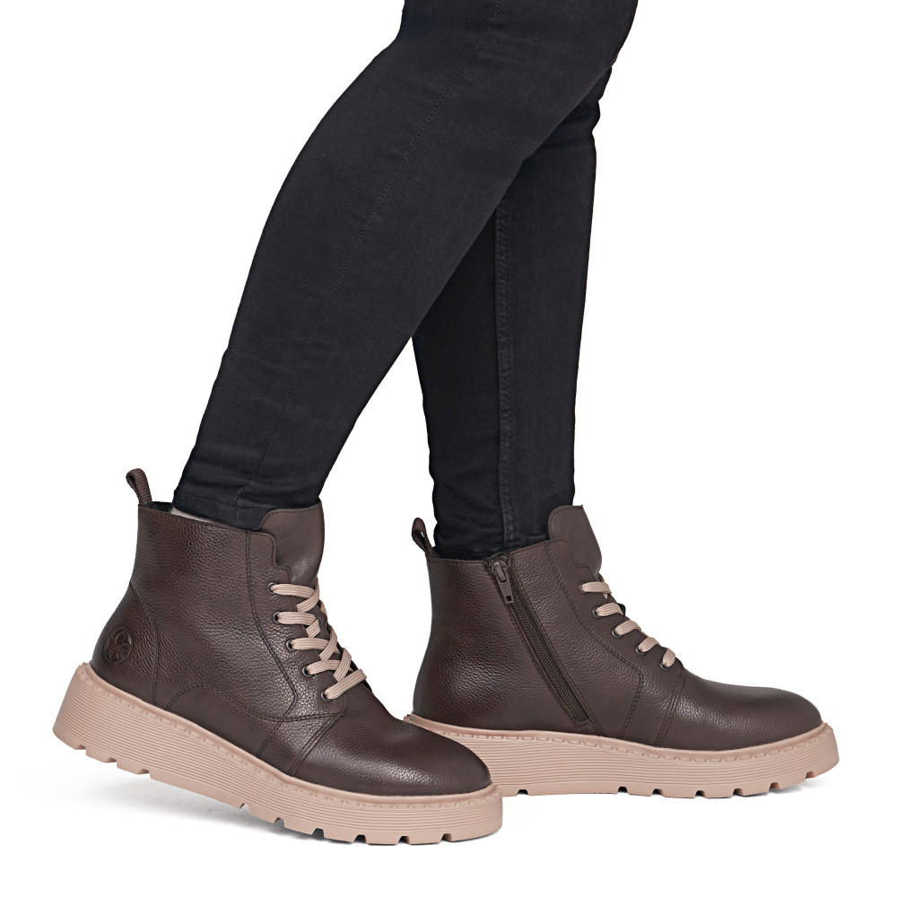 detail Dámská kotníková obuv RIEKER 70405-25   BROWN   H/W6