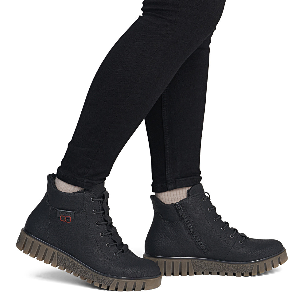detail Dámská kotníková obuv RIEKER Y3469-00   BLACK   H/W6