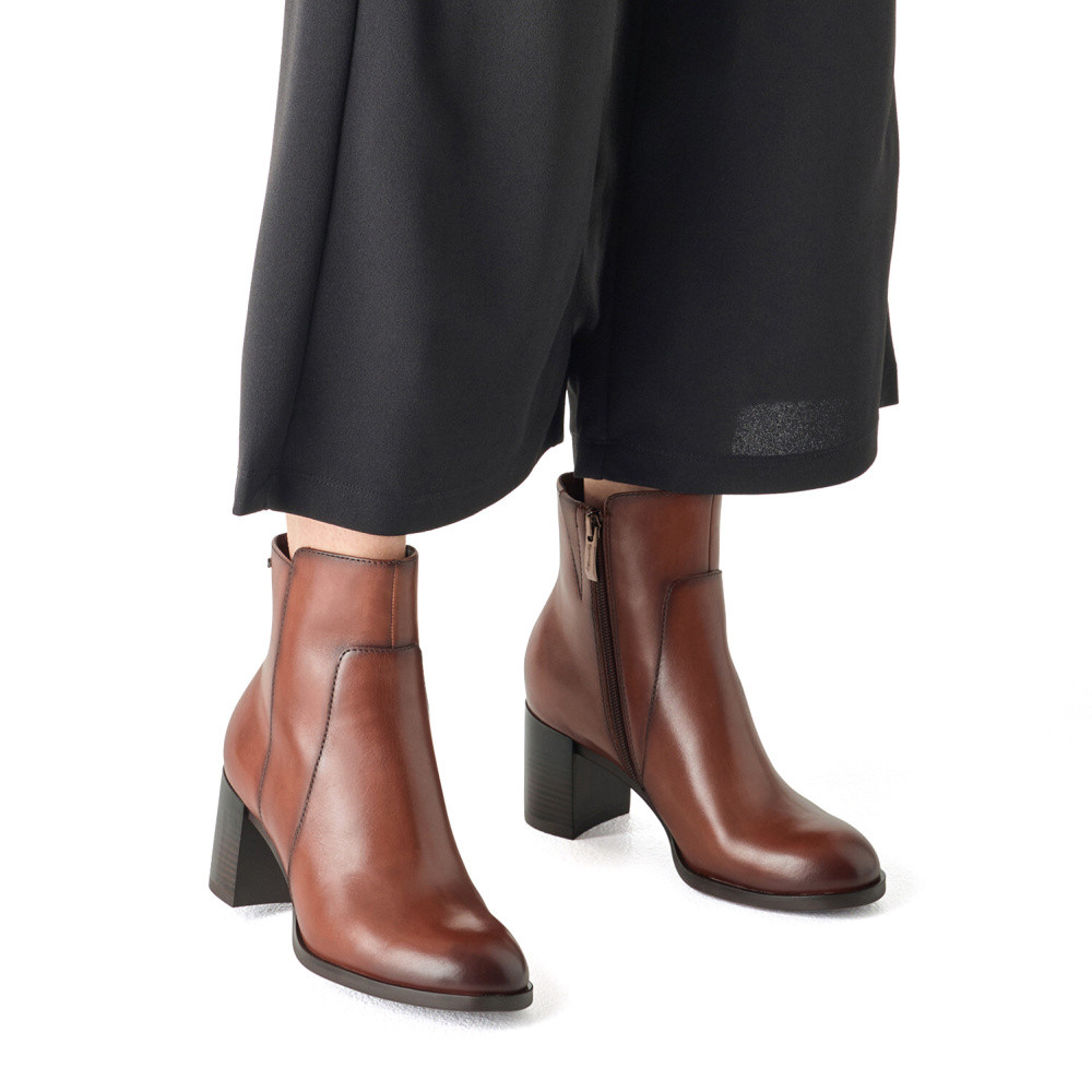 detail Dámská kotníková obuv TAMARIS 1-25344-47   COGNAC 305   H/W6