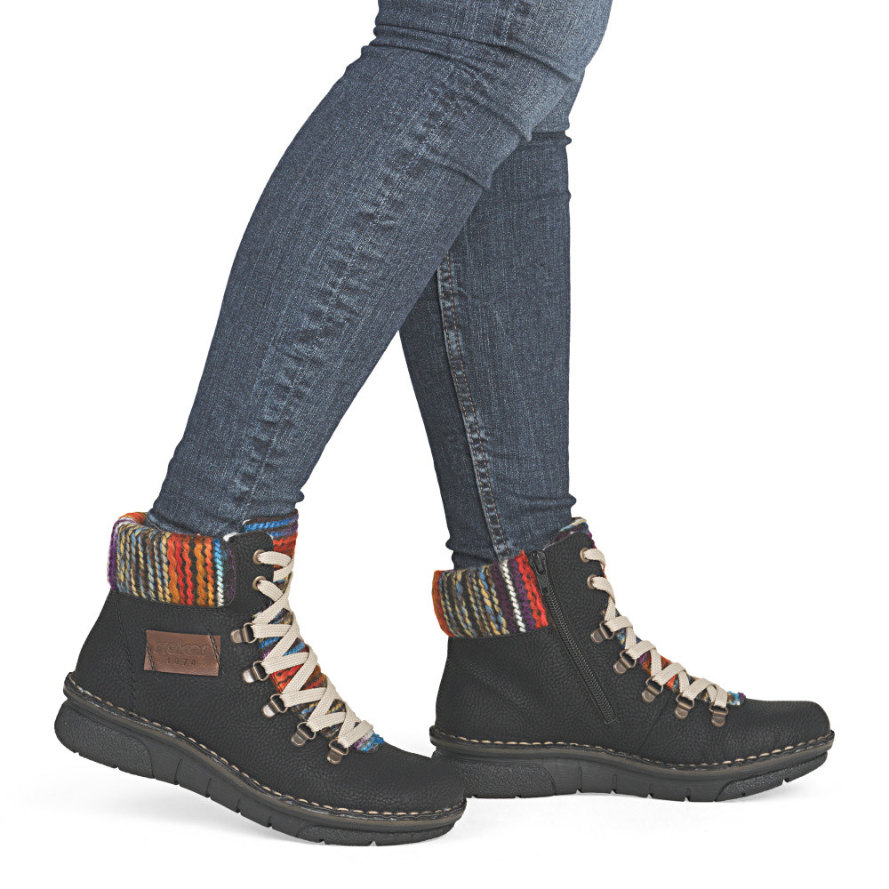 detail Dámská kotníková obuv RIEKER 73343-00 černá W5