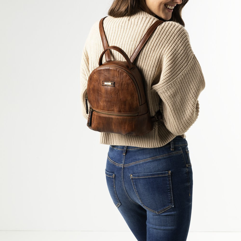 detail Dámský batoh RIEKER RIE-20100018-W0 hnědá