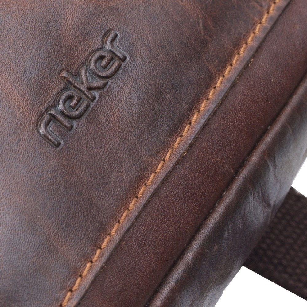 detail Pánská taška RIEKER 8002 hnědá S5