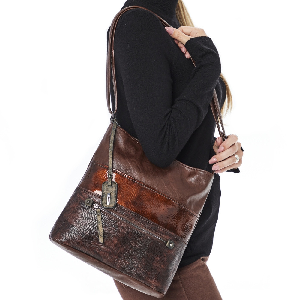 detail Dámská kabelka RIEKER RIE-20102094-W2 hnědá