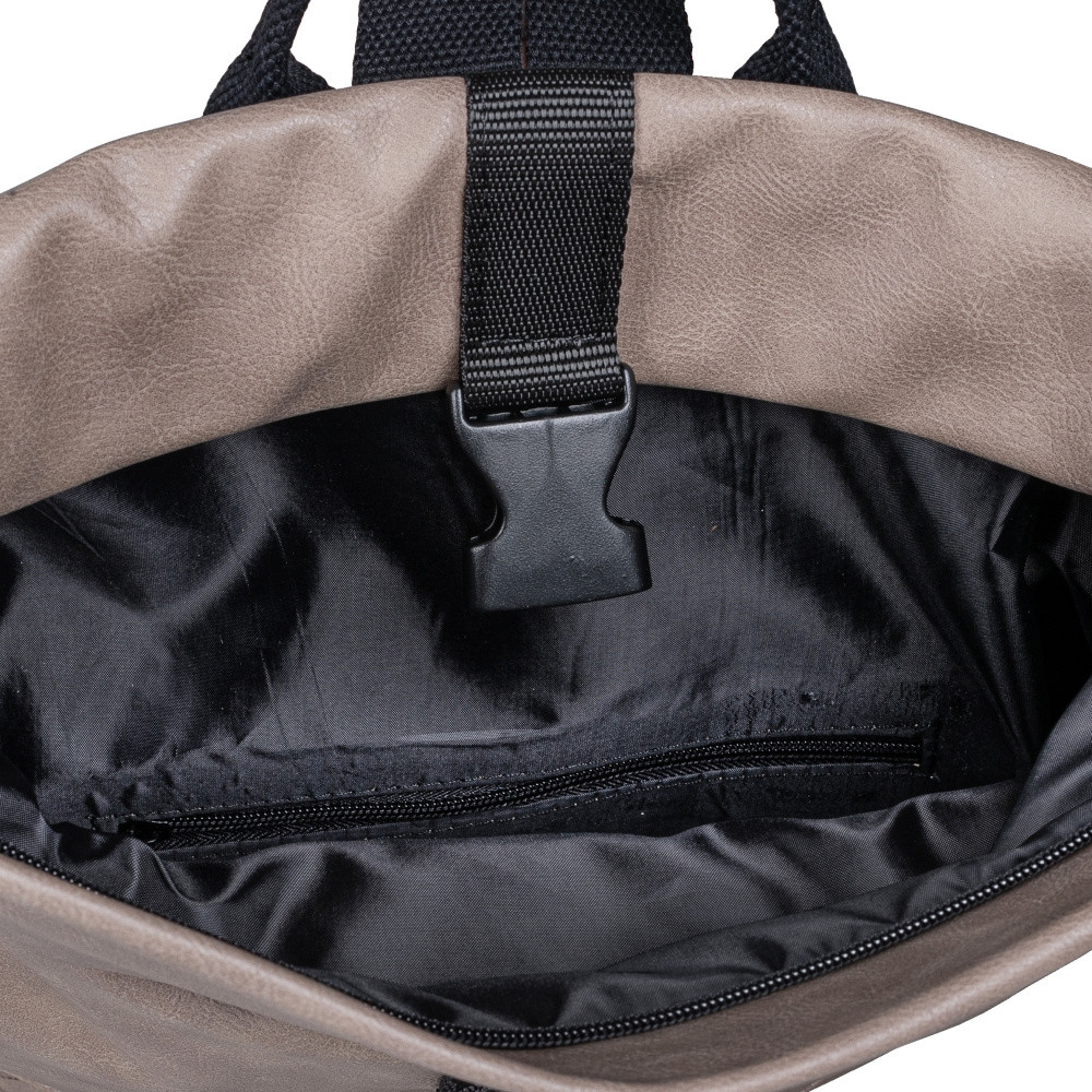 detail Dámský batoh RIEKER RIE-20103101-S3 hnědá