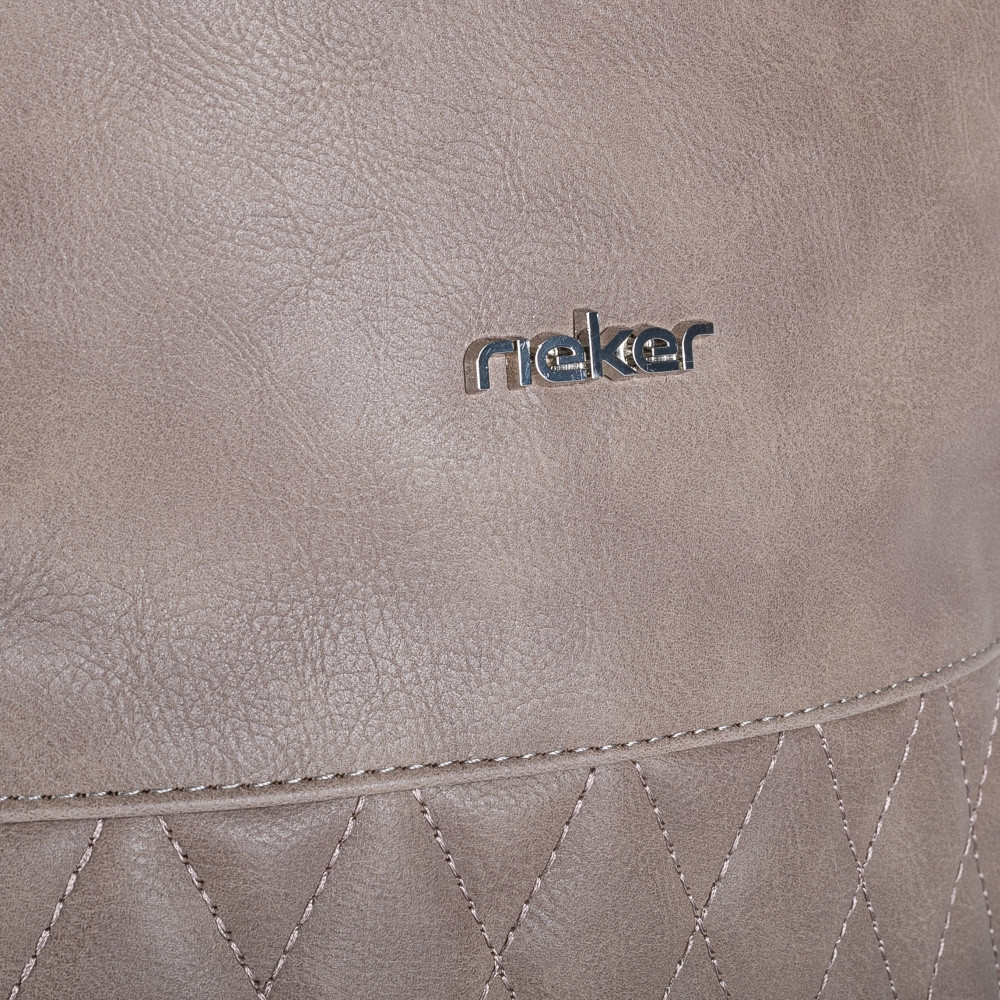 detail Dámský batoh RIEKER RIE-20103101-S3 hnědá