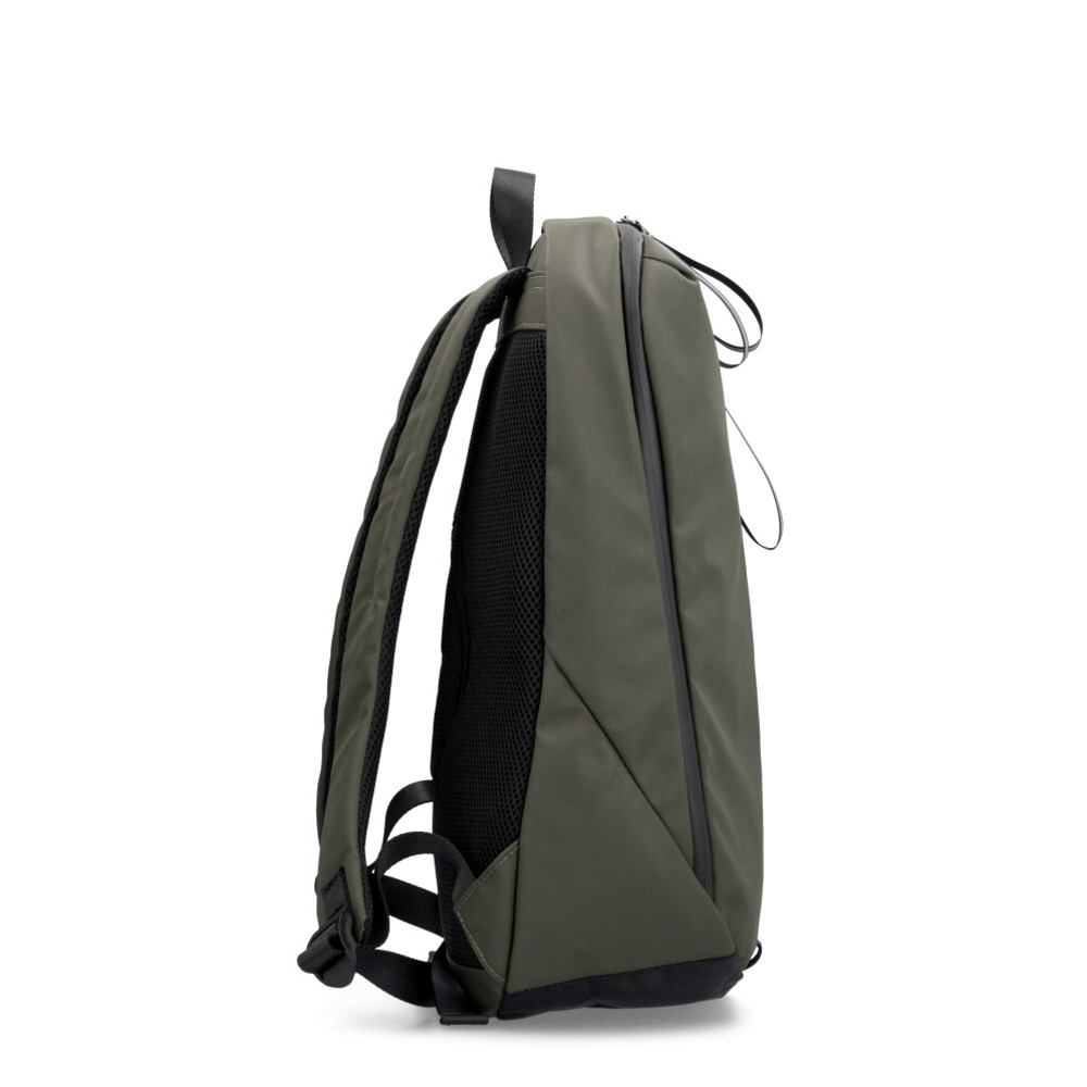 detail Dámský batoh REMONTE Q0531-54 zelená W4