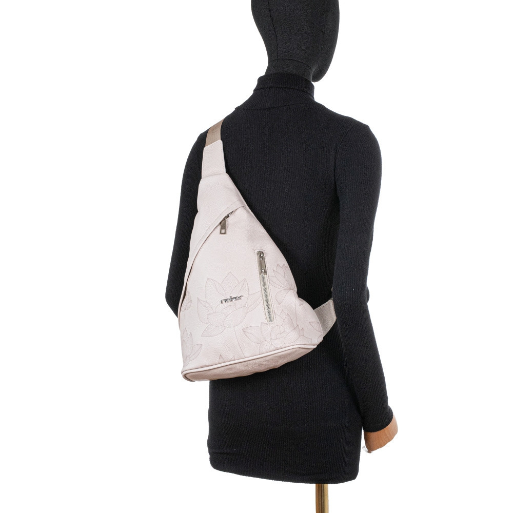 detail Dámský batoh RIEKER C2303-168-KWT béžová S5