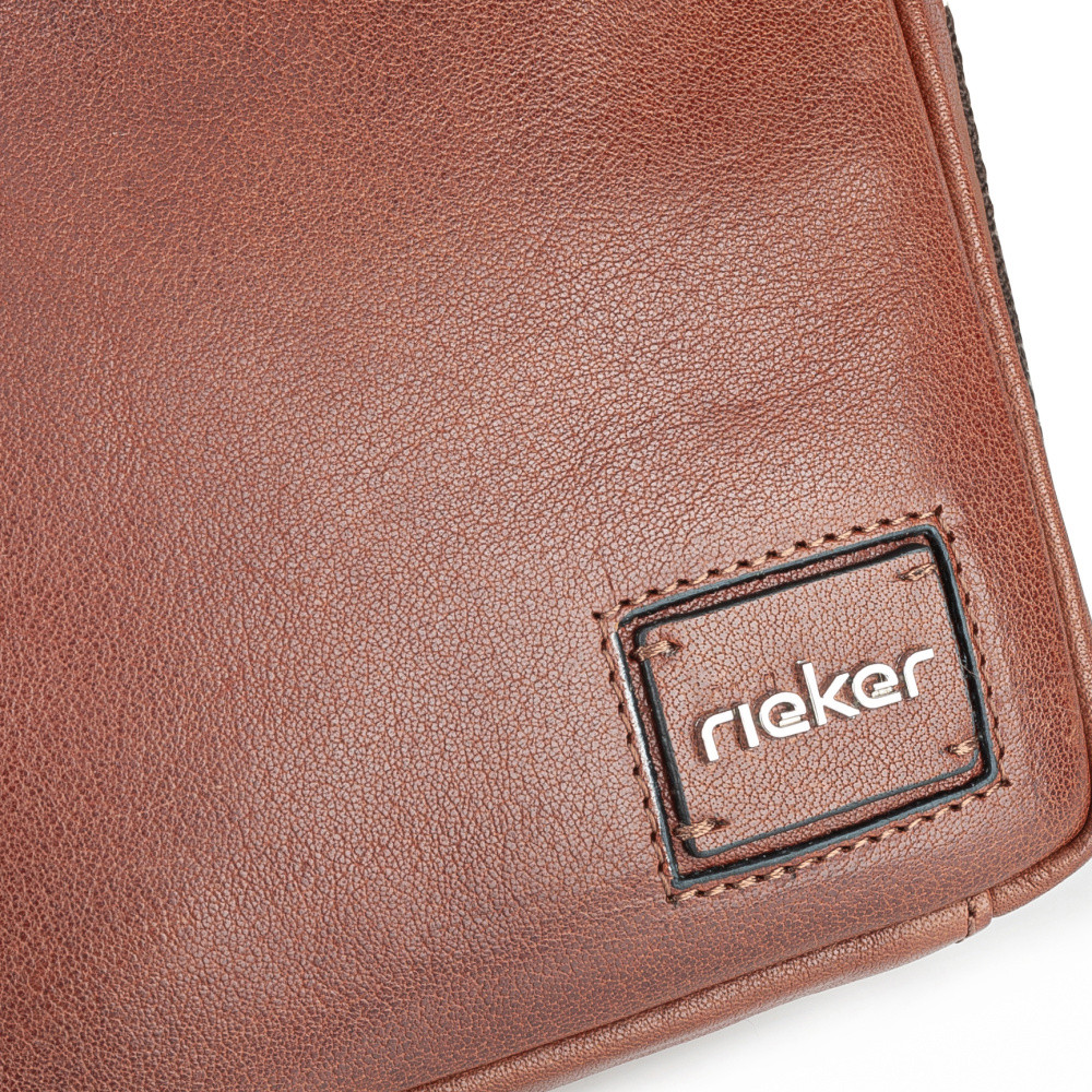 detail Pánská taška RIEKER 9025 hnědá S5