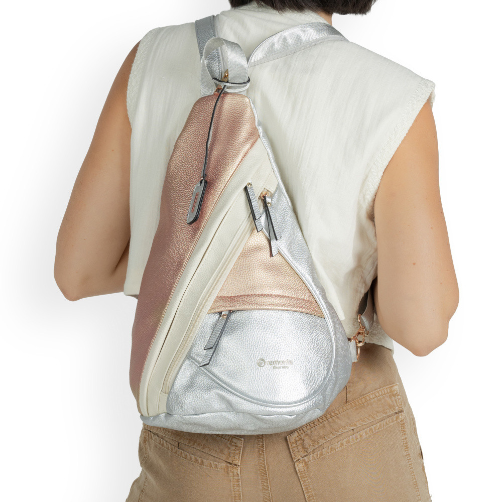 detail Dámský batoh REMONTE Q0530-90 zlatá S5