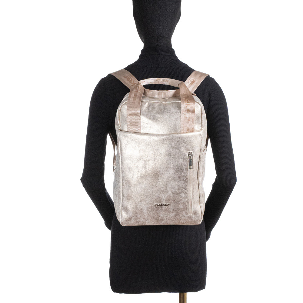 detail Dámský batoh RIEKER C2430-065-KWT zlatá W5