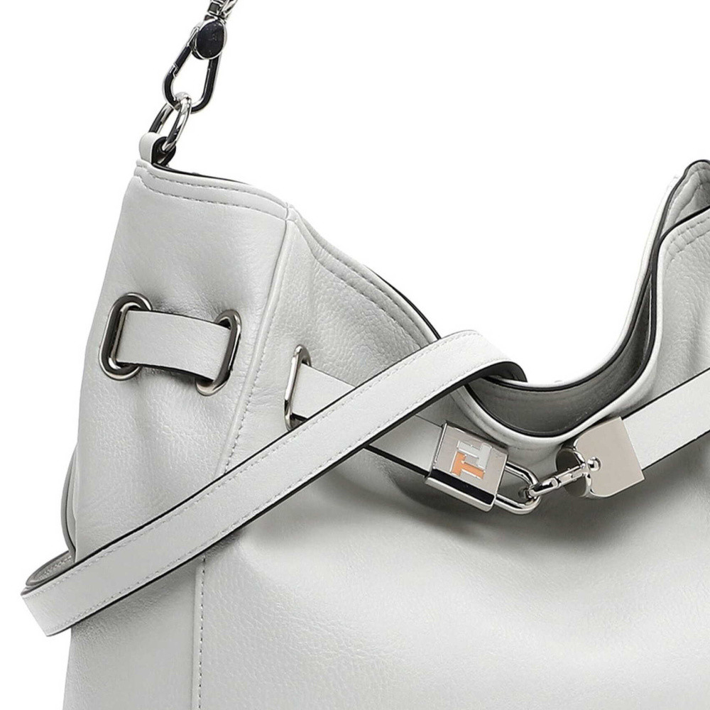 detail Dámská kabelka TAMARIS 33682-810 šedá S5