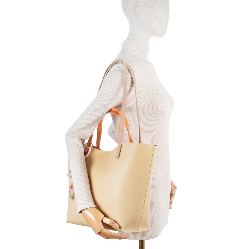 detail Dámská kabelka TAMARIS 34200-431 žlutá S6