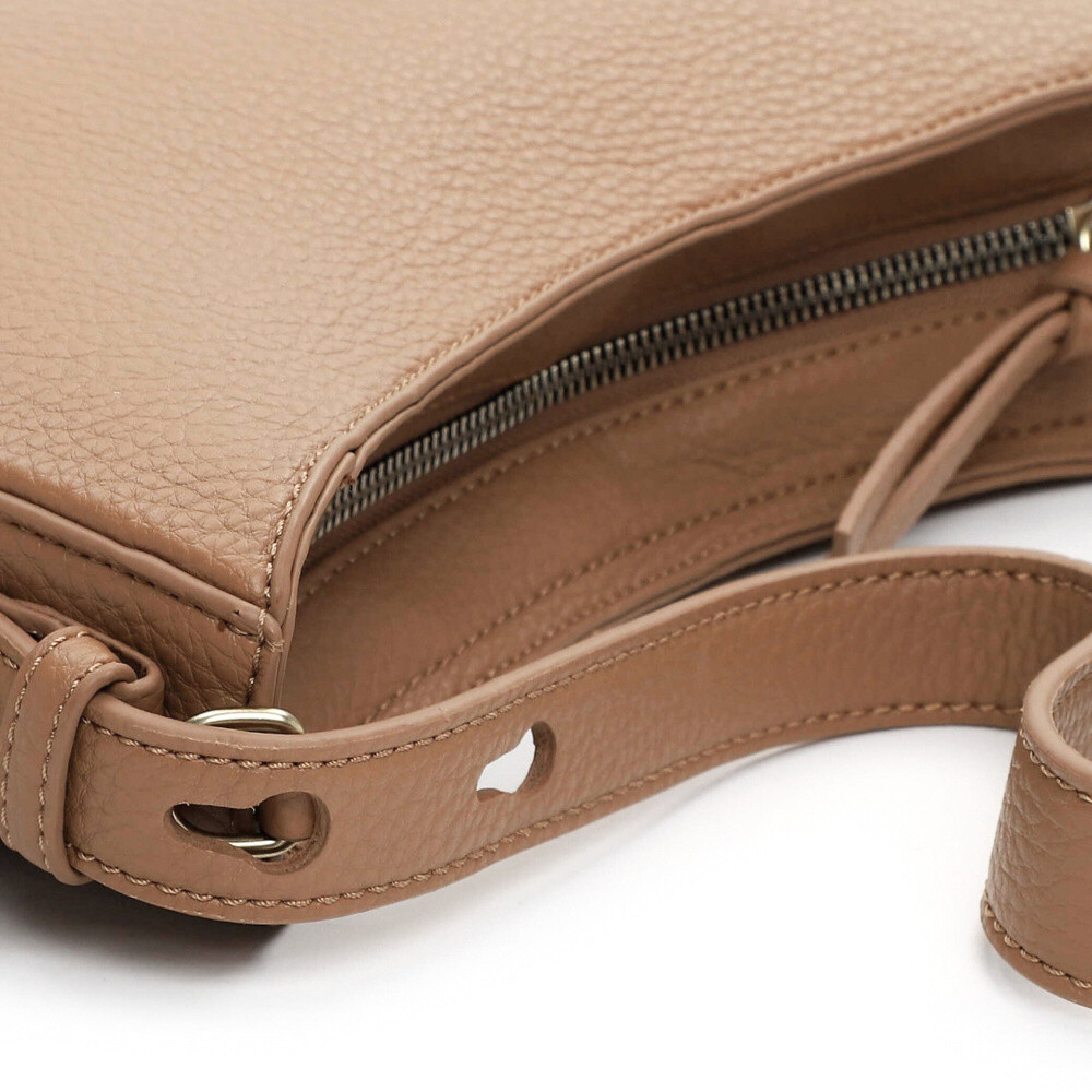 detail Dámská kabelka TAMARIS 34361-920 hnědá S6