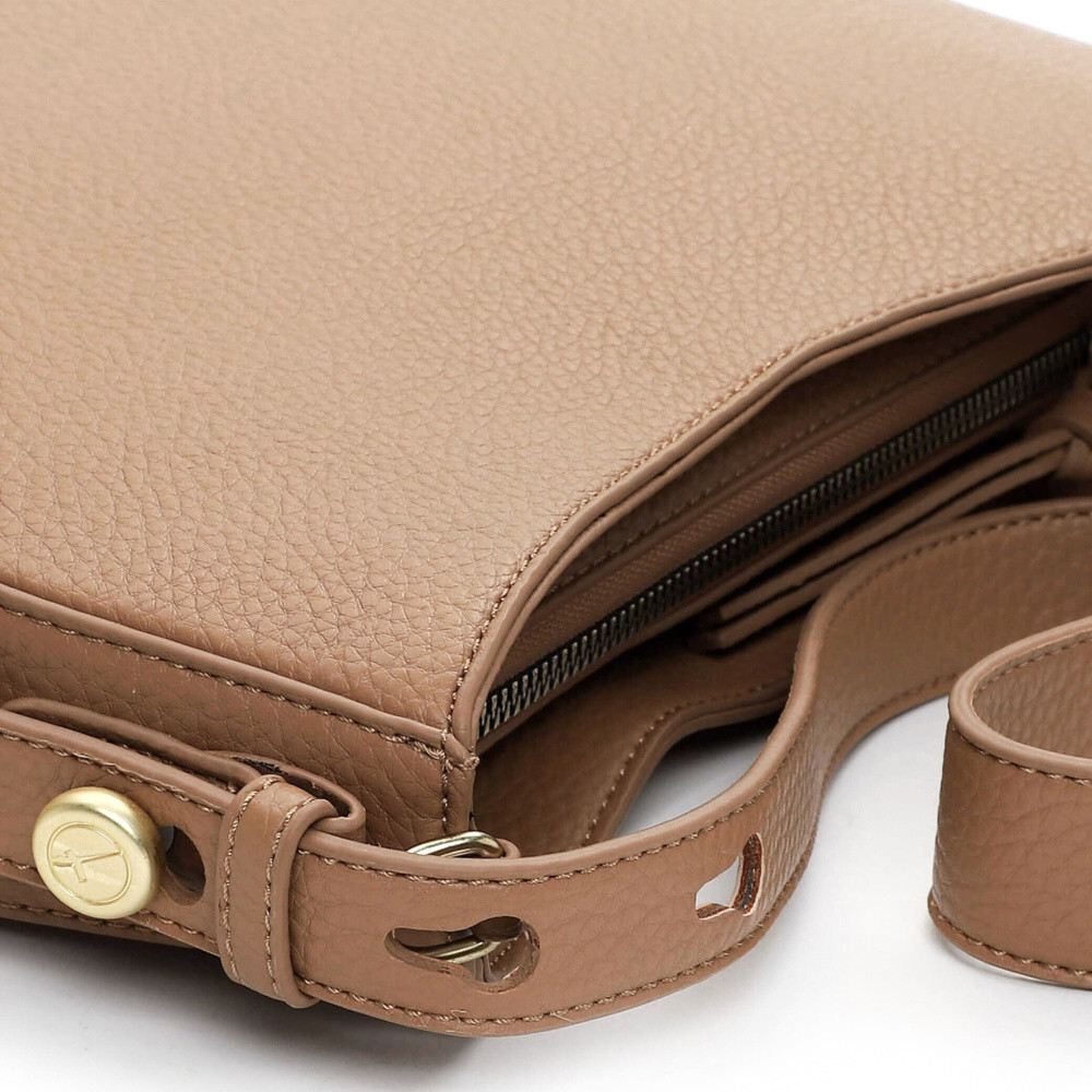 detail Dámská kabelka TAMARIS 34362-920 hnědá S6