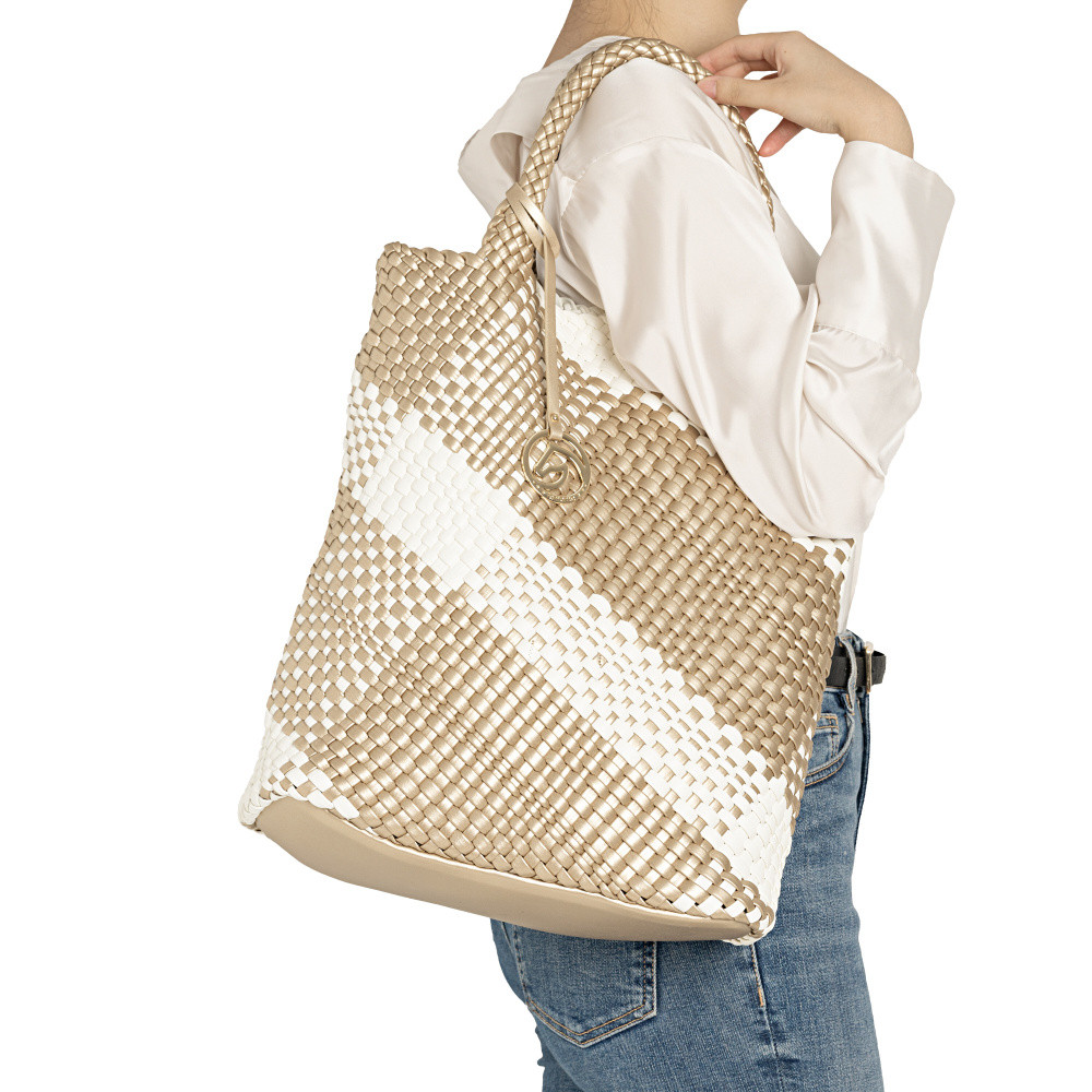 detail Dámská kabelka REMONTE Q0761-81 bílá S6