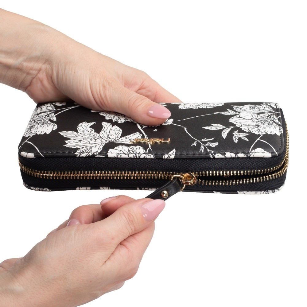 detail Dámská peněženka RIEKER RIE-20200111-S2 černá