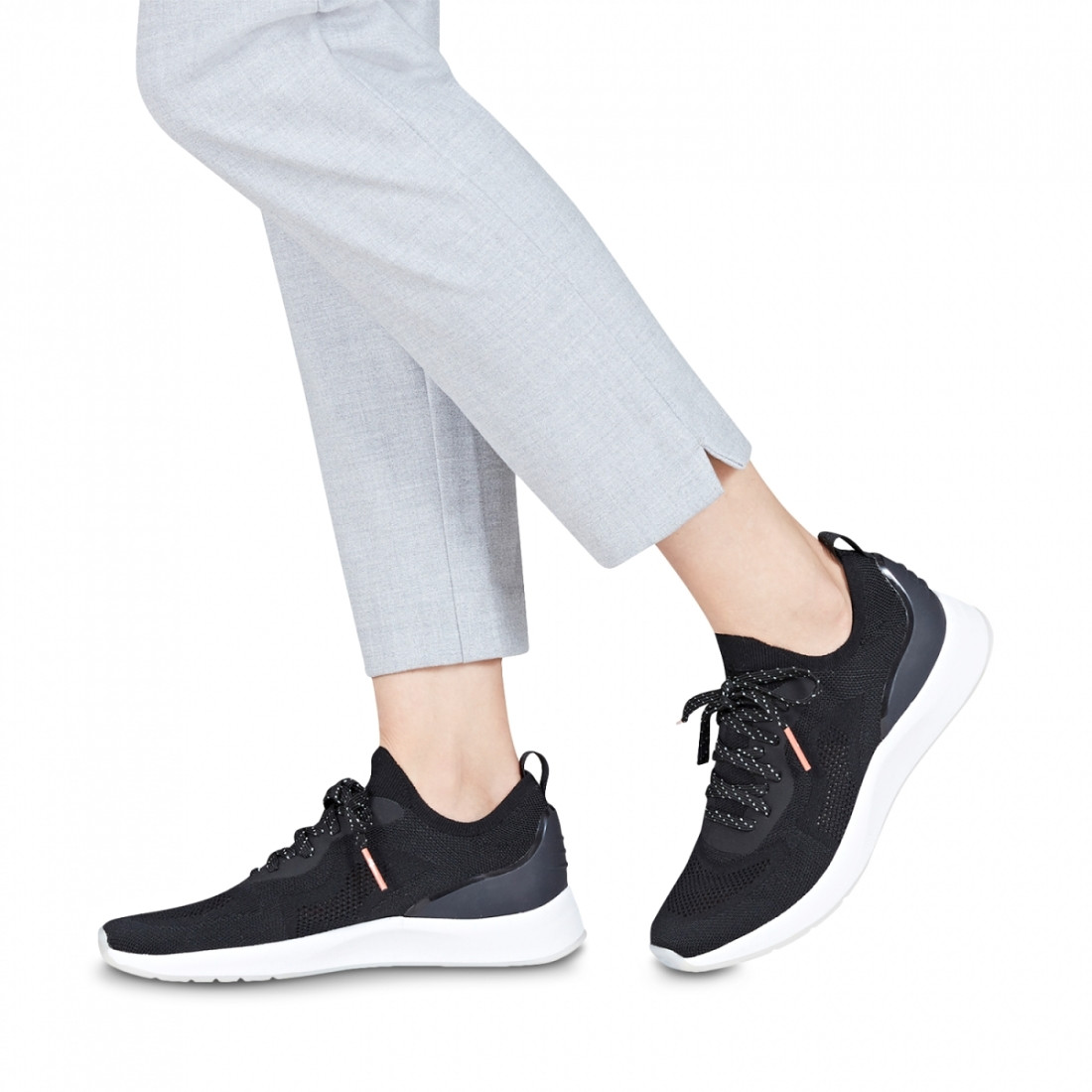 detail Dámské černé tenisky TAMARIS 1-1-23705-22 BLACK 001