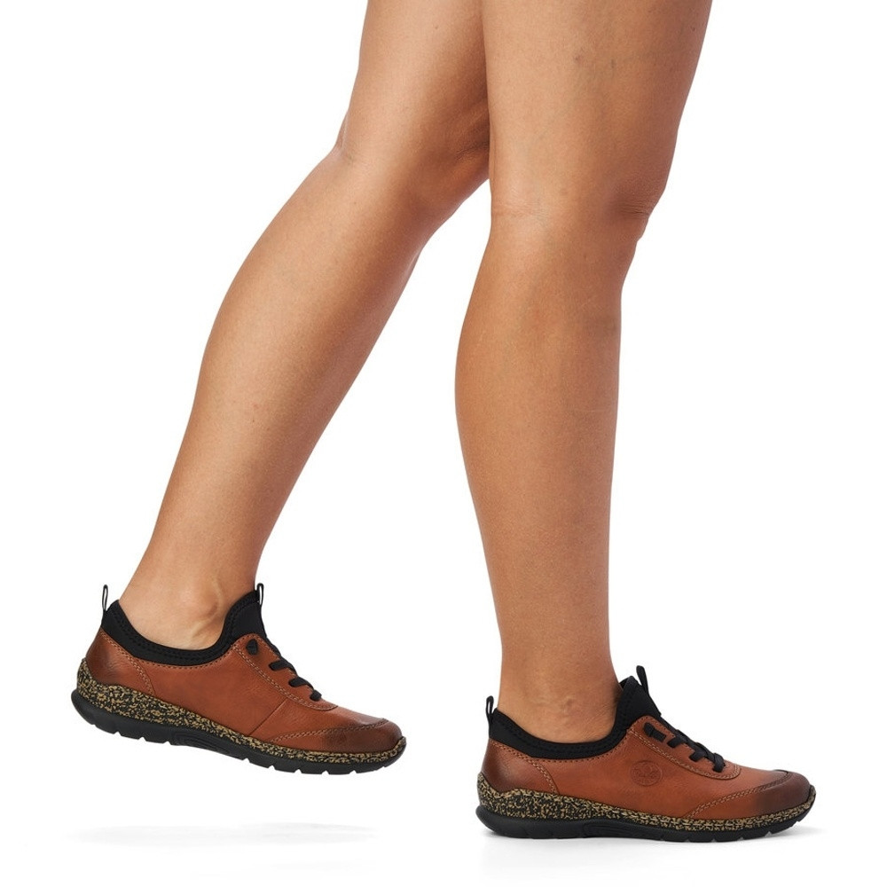 detail Dámské polobotky RIEKER N4281-24 hnědá S3
