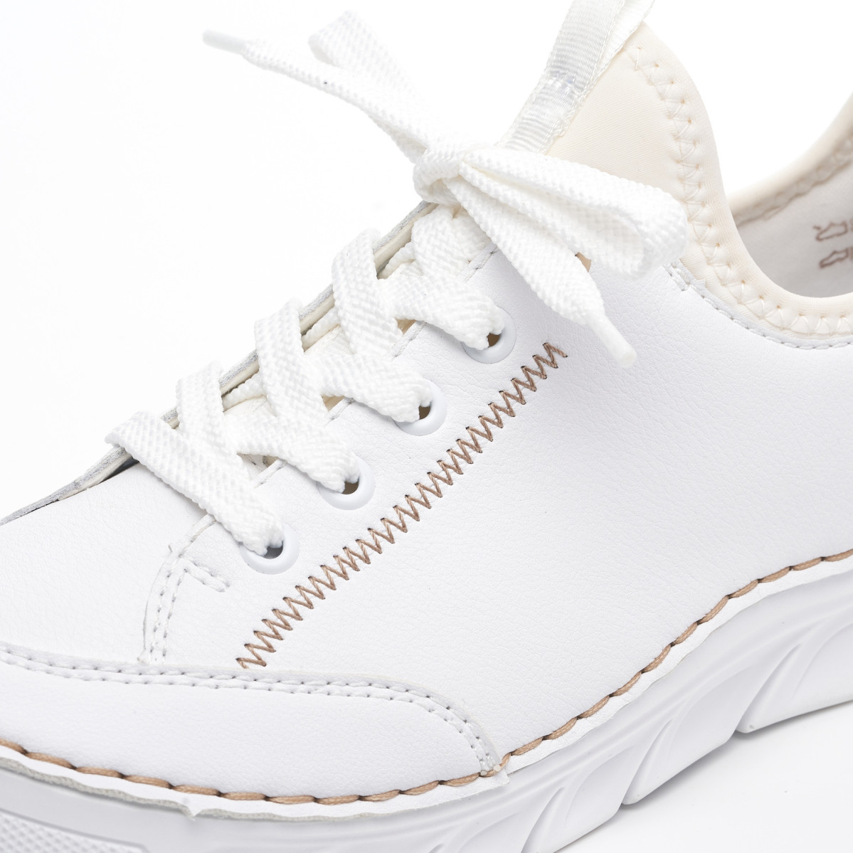 detail Dámské polobotky RIEKER 55067-80 bílá S3