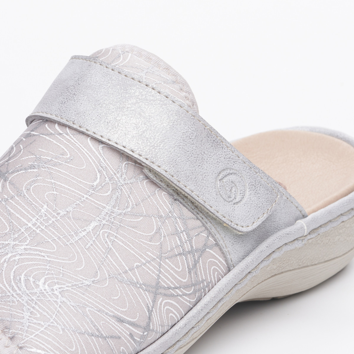 detail Dámské nazouváky REMONTE D7664-40 šedá S3