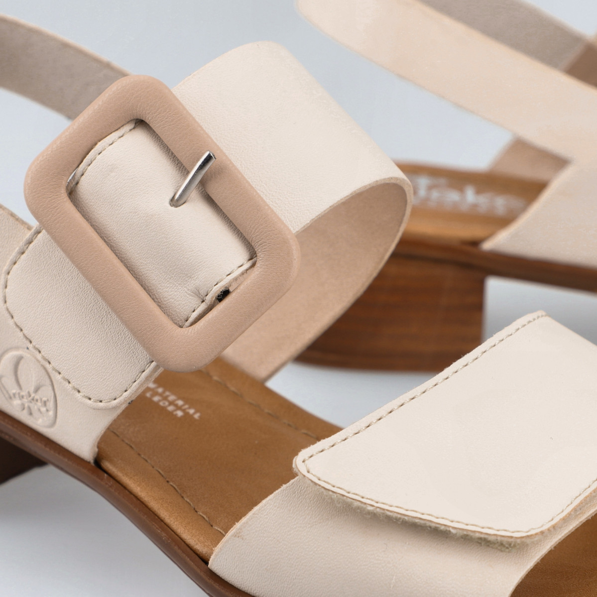 detail Dámské sandály RIEKER 62663-60 béžová S5