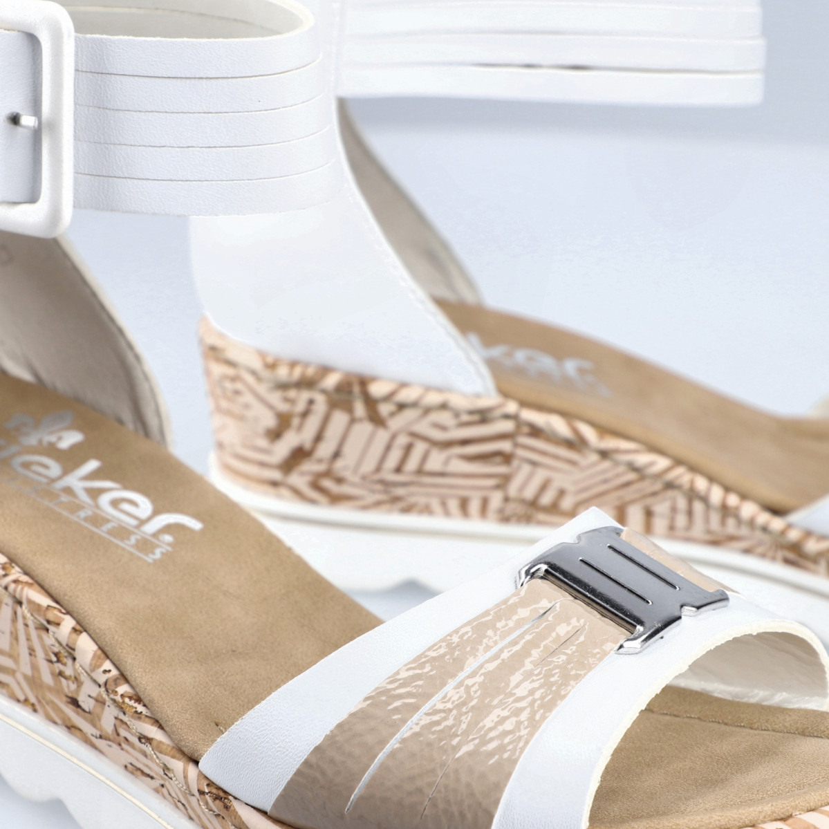 detail Dámské sandály RIEKER 67191-80 bílá S4