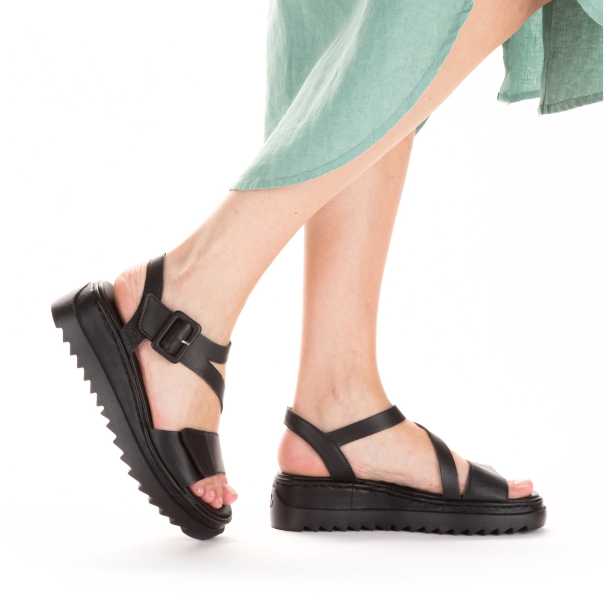 detail Dámské sandály RIEKER RIE-10202530-S3 černá