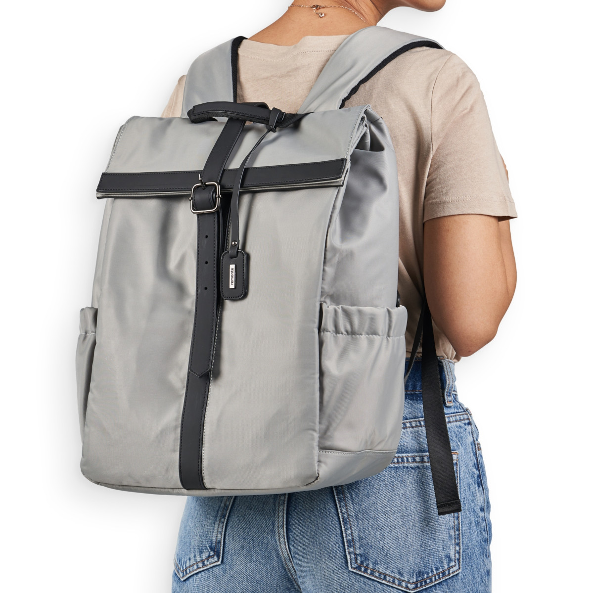 detail Dámský batoh REMONTE RIE-20102494-S3 šedá