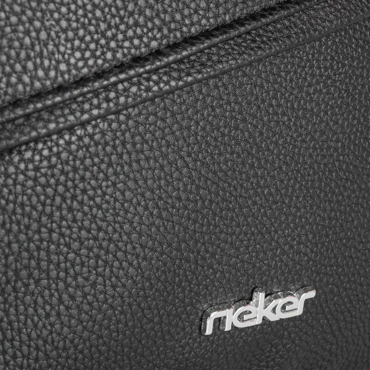 detail Dámská kabelka RIEKER C2236-029 černá S5