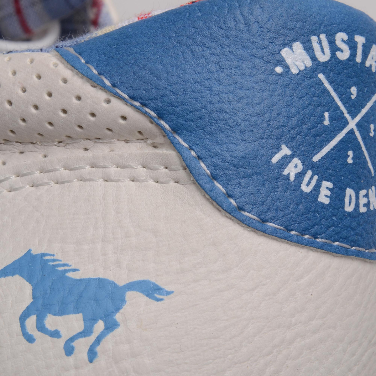 detail Dámská obuv MUSTANG 1099-304-18 WEISS/BLAU