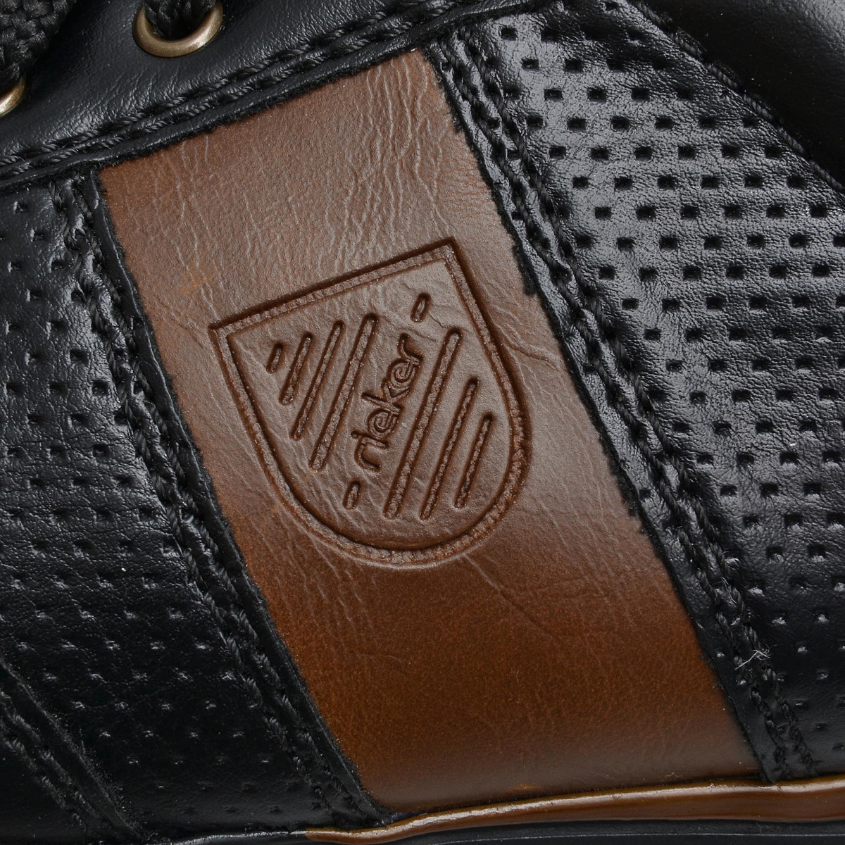 detail P