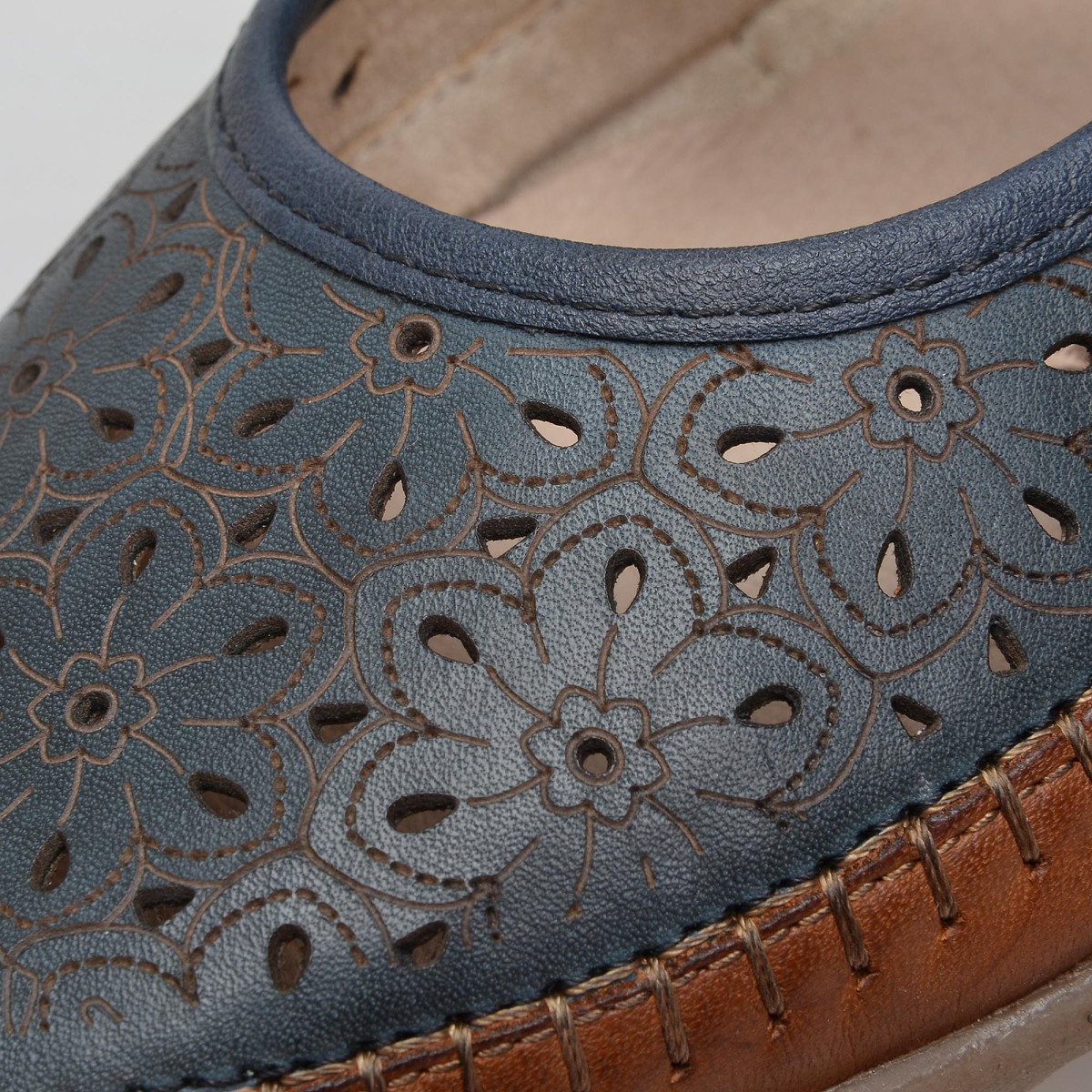 detail Dámské mokasíny REMONTE RIE-1016585-S9 modrá