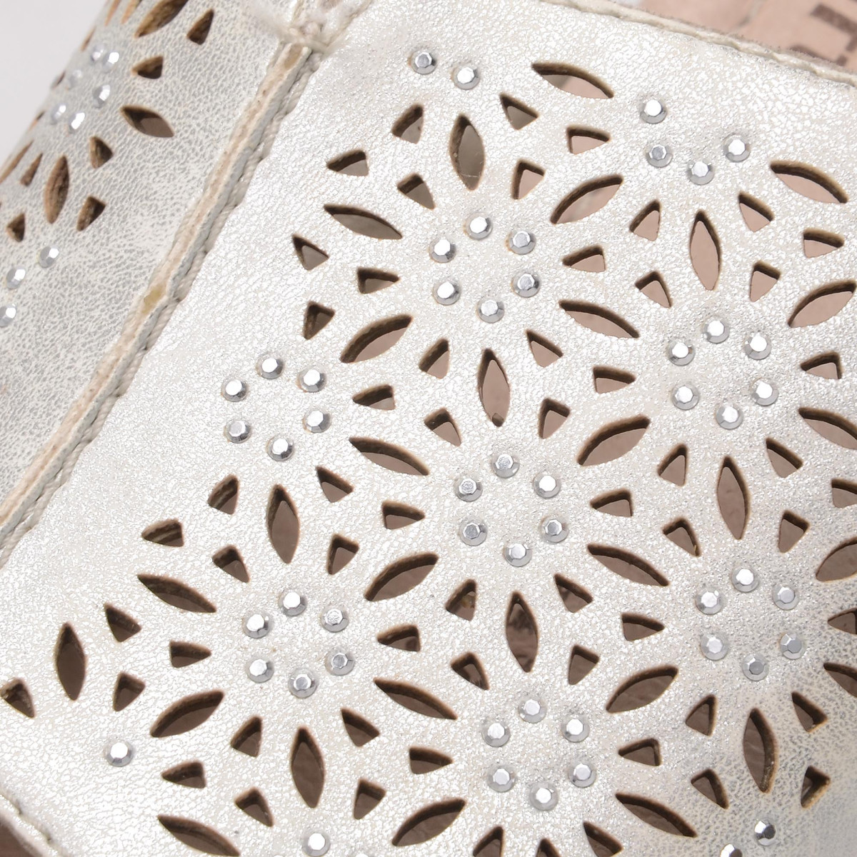 detail Dámská obuv REMONTE - RIEKER D6951/90 WEISS F/S 7