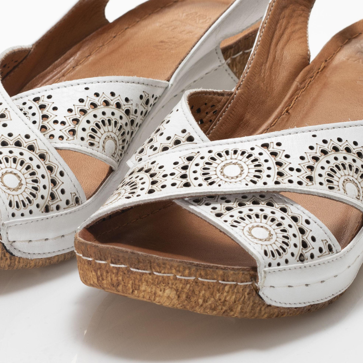 detail Dámská obuv IBERIUS 2242-2500 WHITE F/S 9