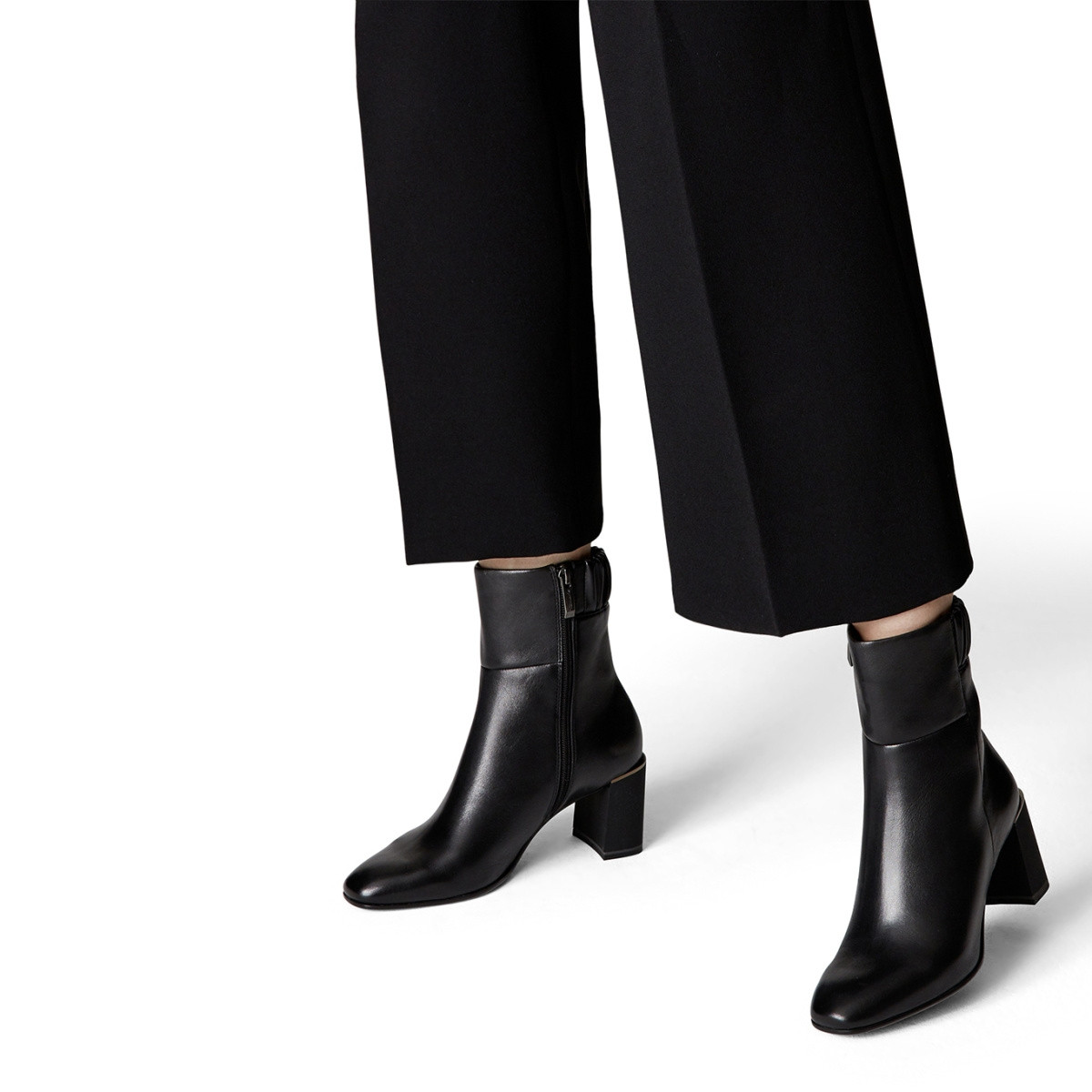 detail Dámská obuv TAMARIS TAM-10301233-W1 černá