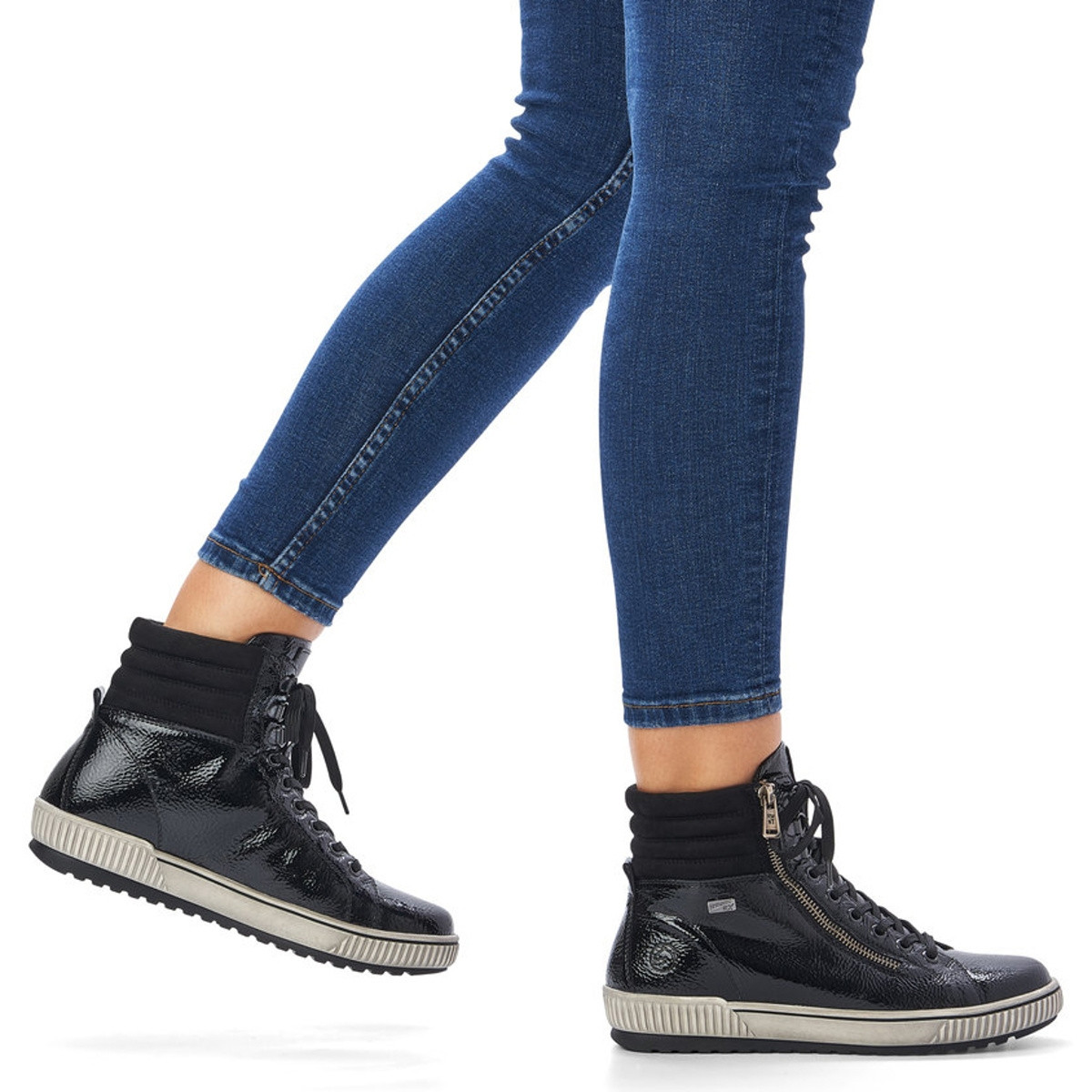 detail Dámska členková obuv REMONTE D0773-02 čierna W1