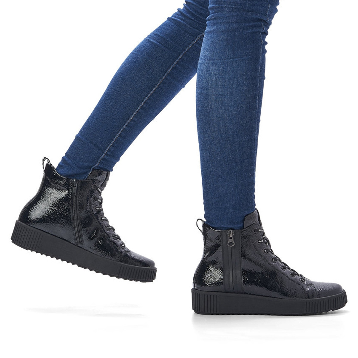 detail Dámská kotníková obuv REMONTE R7996-02 černá W1