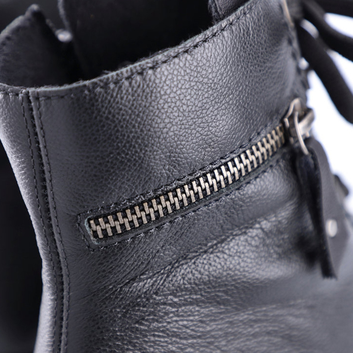 detail Dámská kotníková obuv RIEKER Y4510-01 černá W1