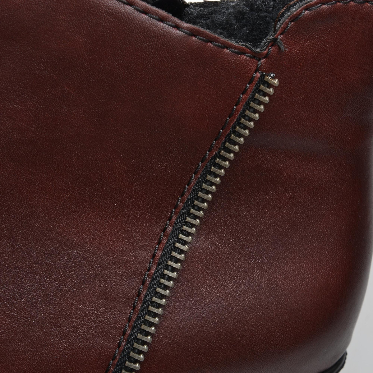 detail Dámské vínové kotníkové boty RIEKER Y8070/36 ROT H/W 8