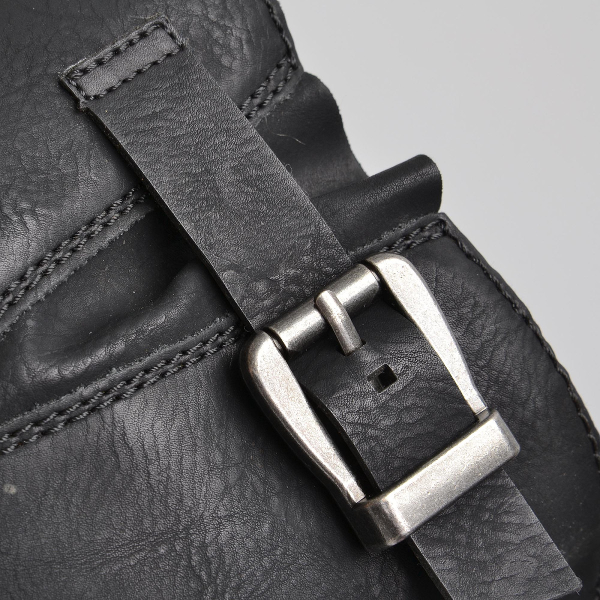 detail Dámské kozačky RIEKER 74787-00 černá W0