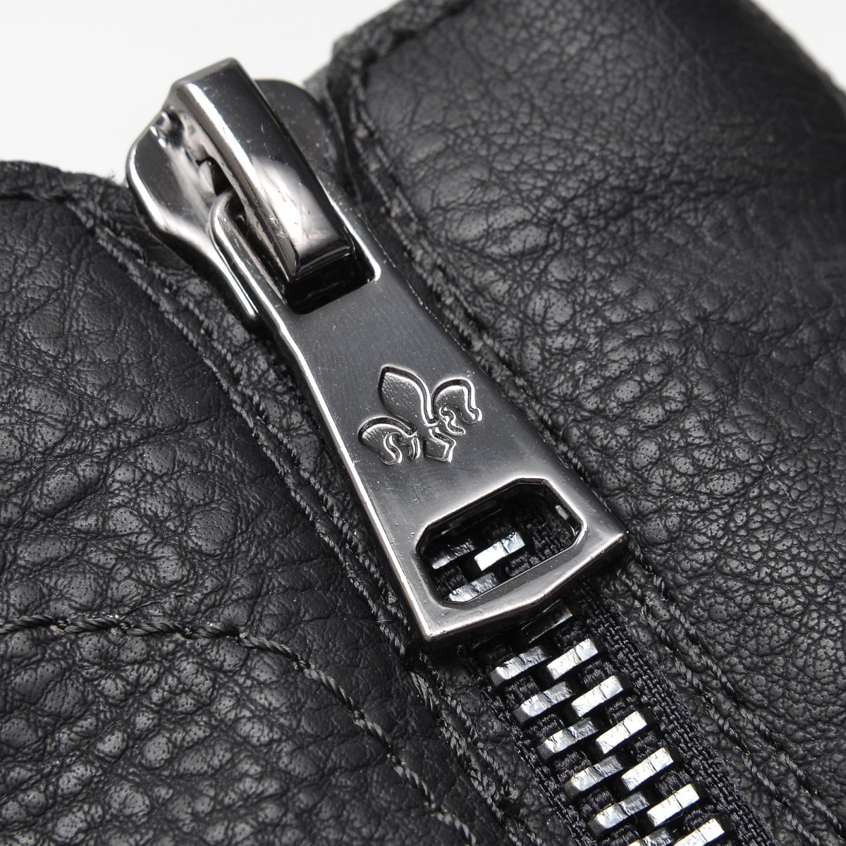 detail Dámské kozačky RIEKER Y8053-00 černá W4