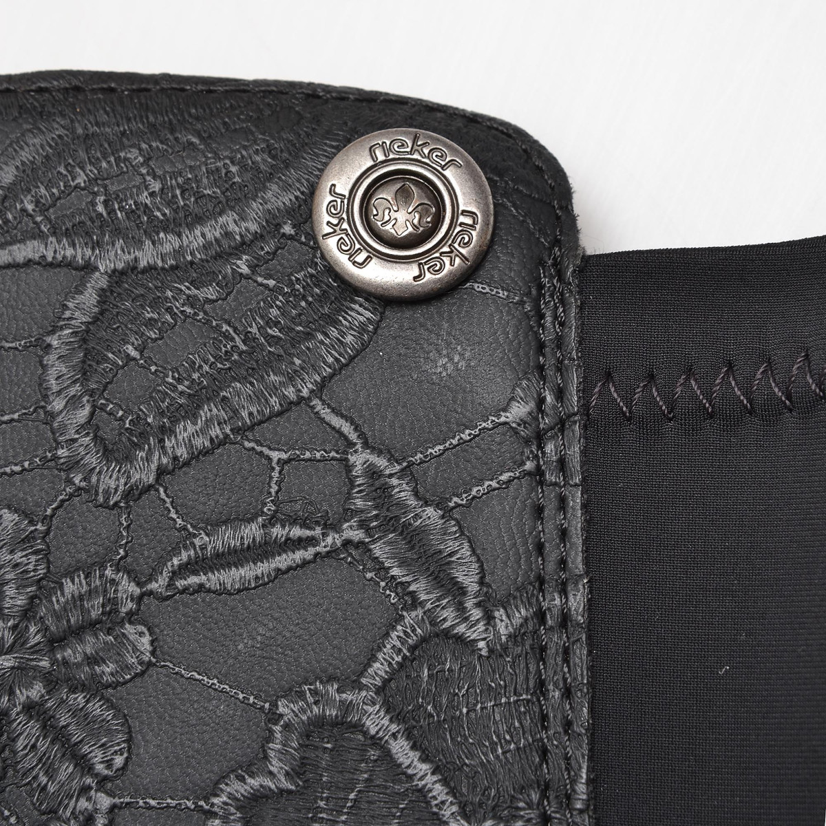 detail Dámské kozačky RIEKER Z7391-01 černá W1