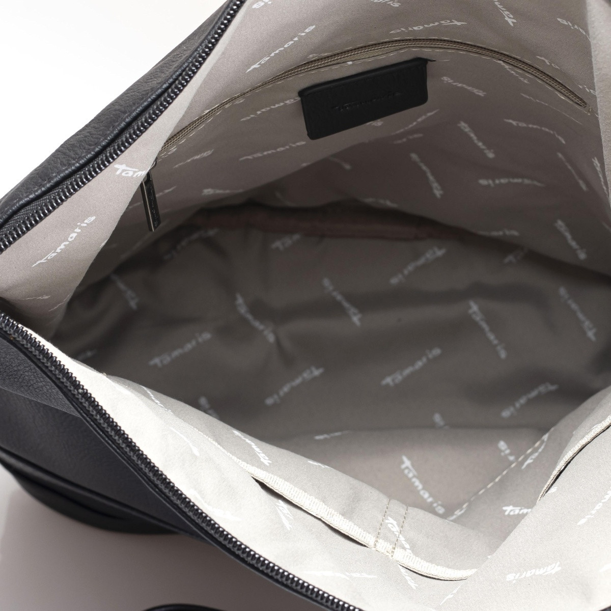 detail Dámská kabelka TAMARIS SMIRNE 1069999-001 BLACK Hobo Bag