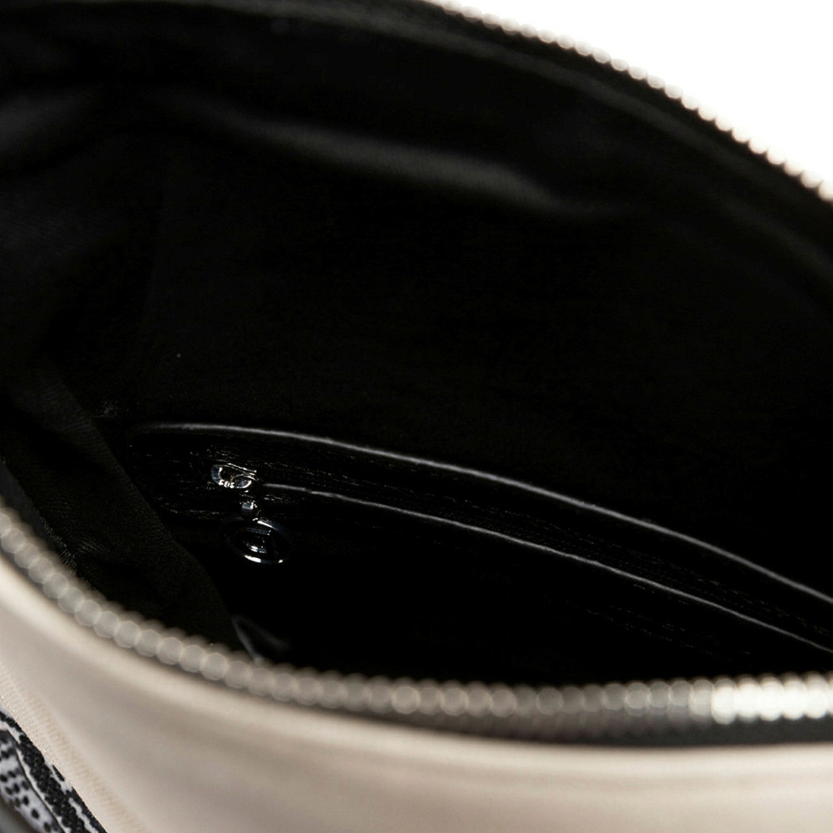 detail Dámská kabelka DESIGUAL DES-2019777-S0 bílá