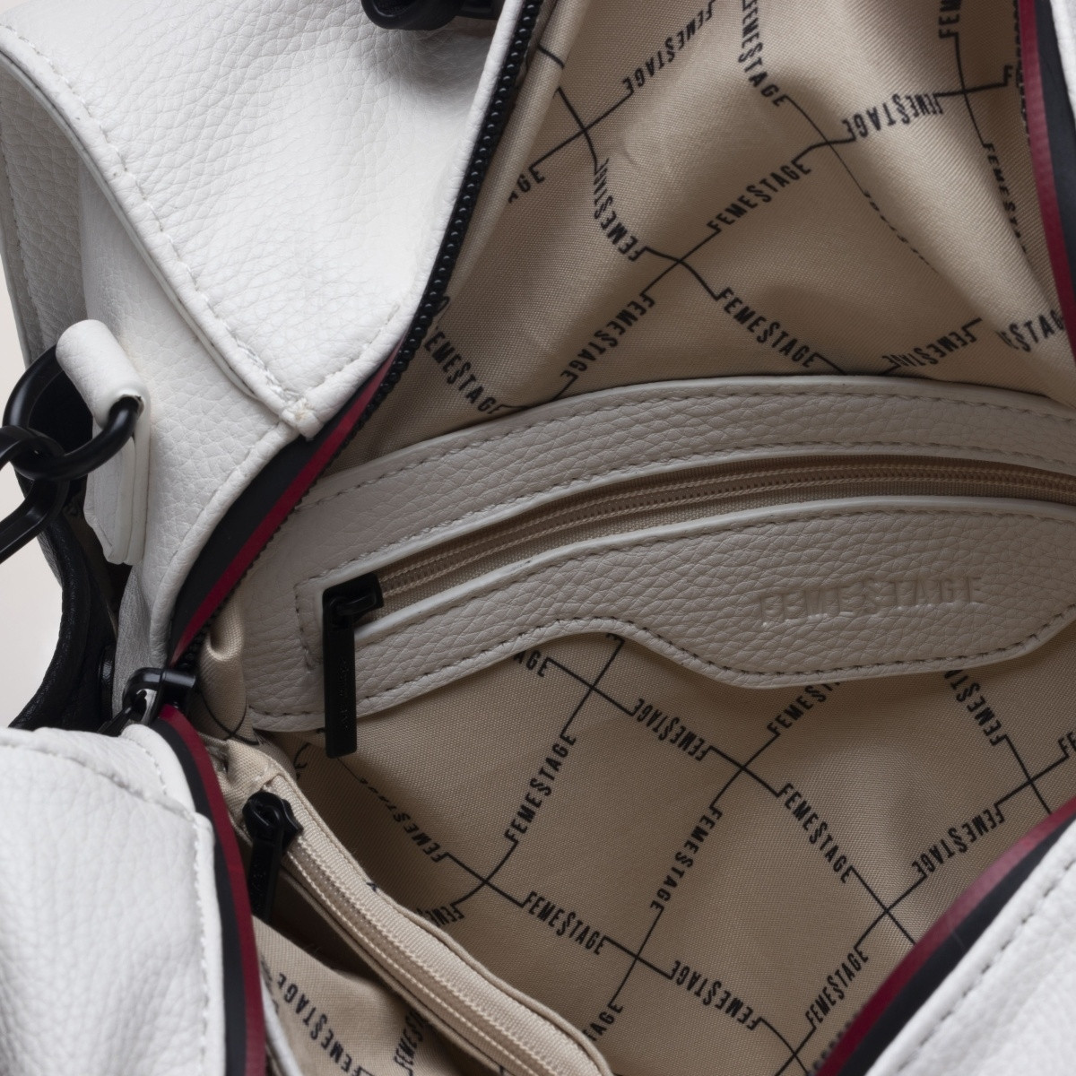 detail Dámská kabelka FEMESTAGE FEM-2019878-S0 bílá