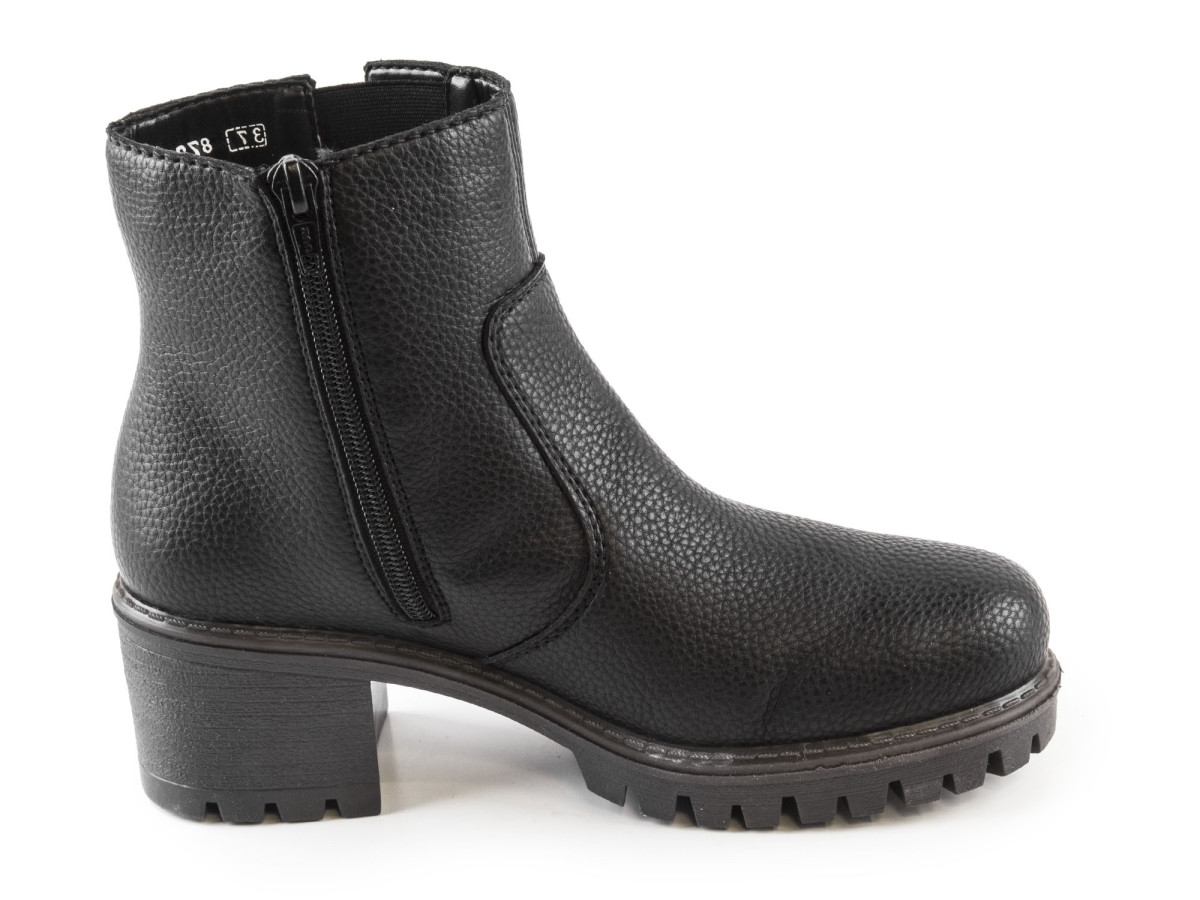 detail Dámské kotníkové zimní boty na podpatku a platformě se zipem šíře G Y8662-00 /