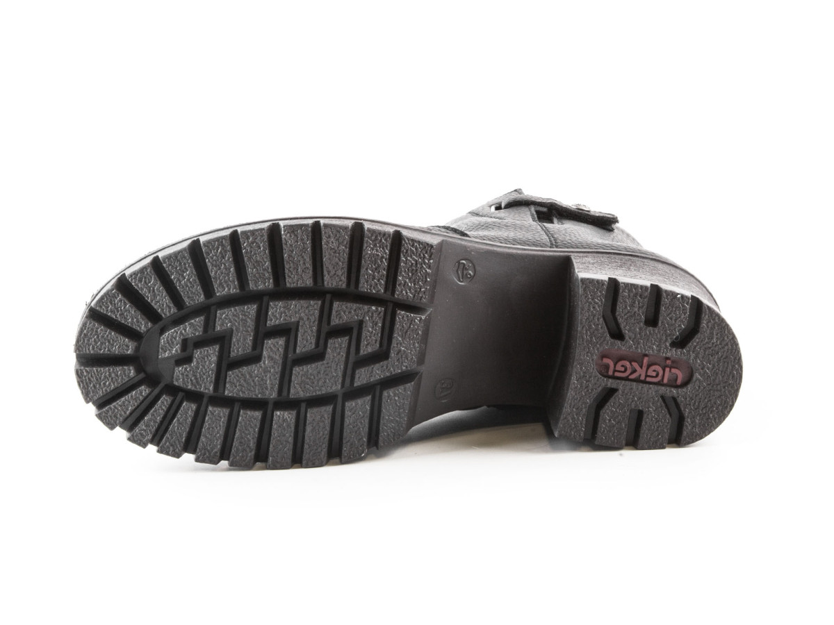 detail Dámské kotníkové zimní boty na podpatku a platformě se zipem šíře G Y8662-00 /